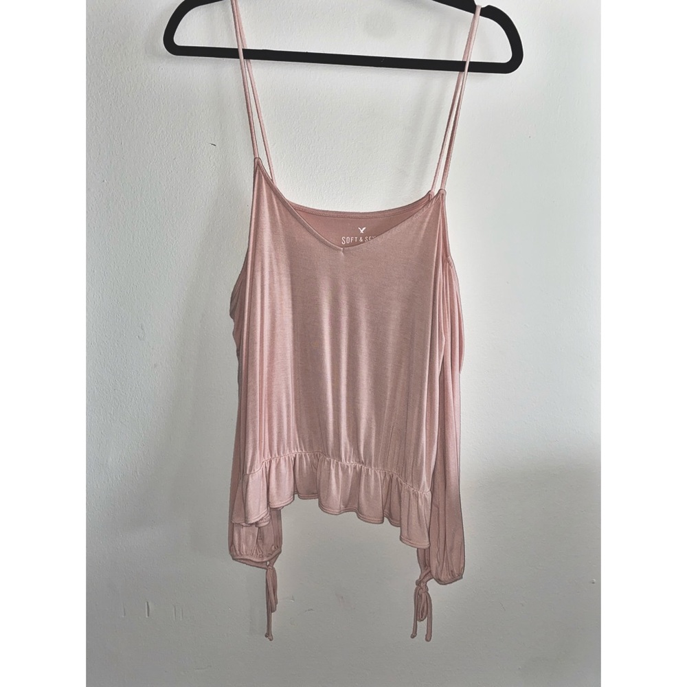 American Eagle. Size medium. Soft, light weight top